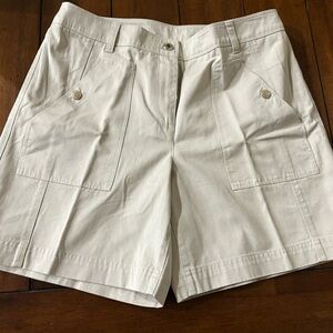 NWOT Jones New York Women's khaki Cargo Shorts Size 8